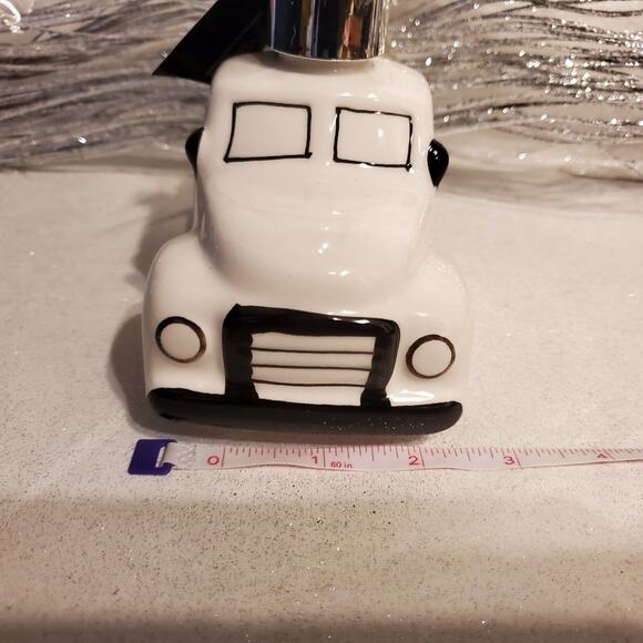 Robert Stanley Vintage Blue Pick up Truck with Christmas Tree Soap Dispenser - Picture 6 of 6